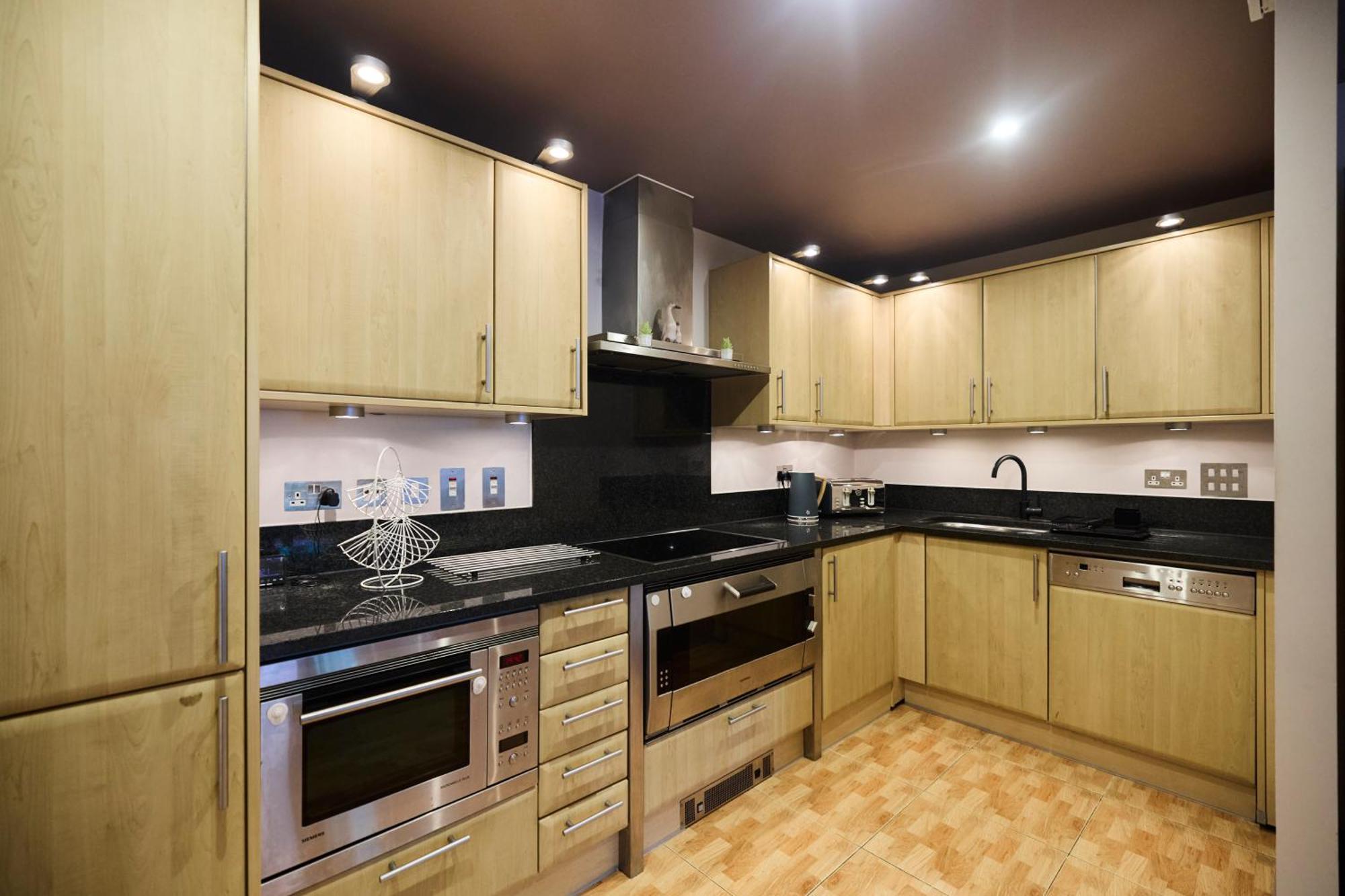 The Vauxhall Hideout - Comfy 2Bdr Flat With Balcony Лондон Экстерьер фото