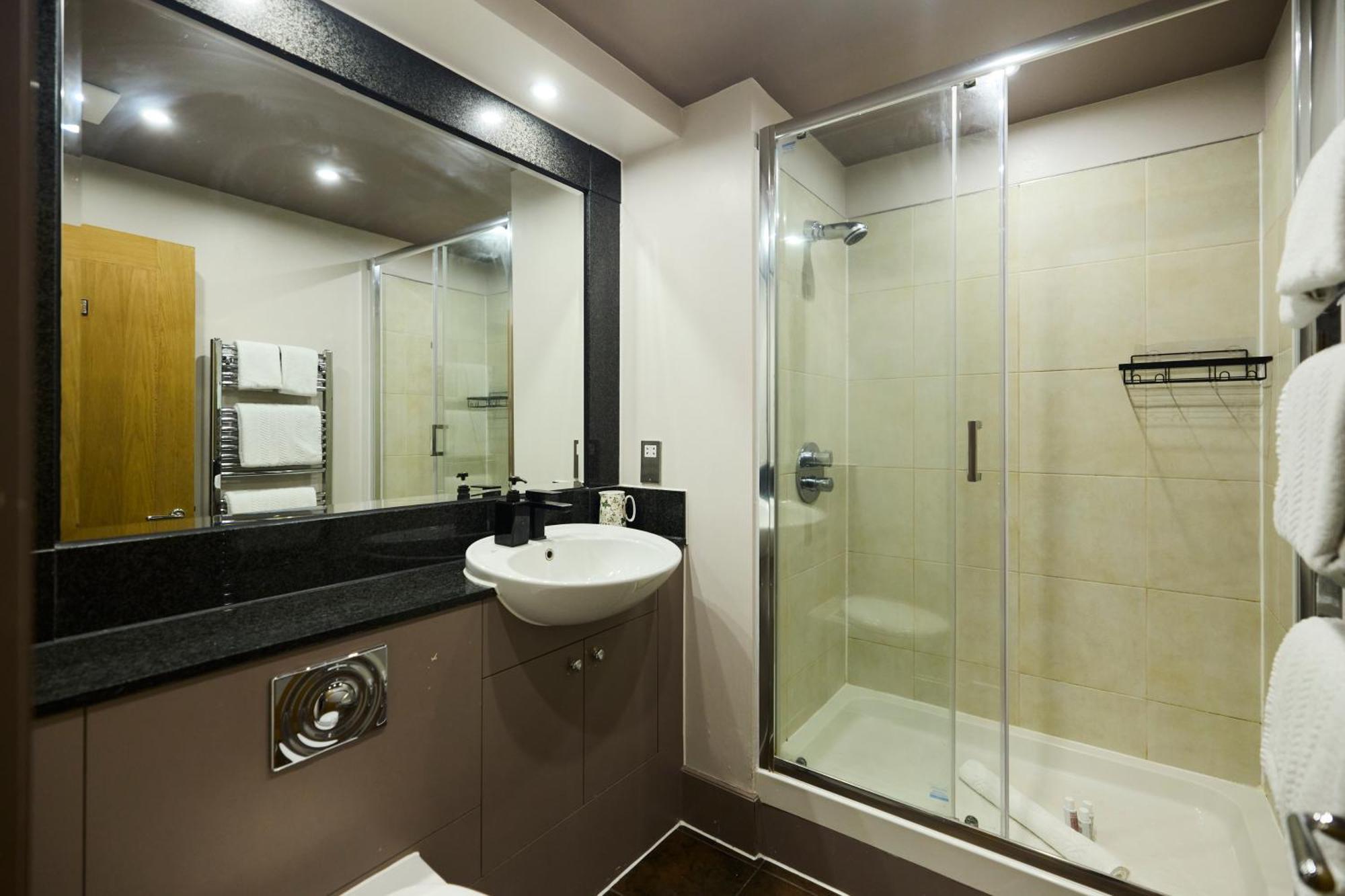 The Vauxhall Hideout - Comfy 2Bdr Flat With Balcony Лондон Экстерьер фото