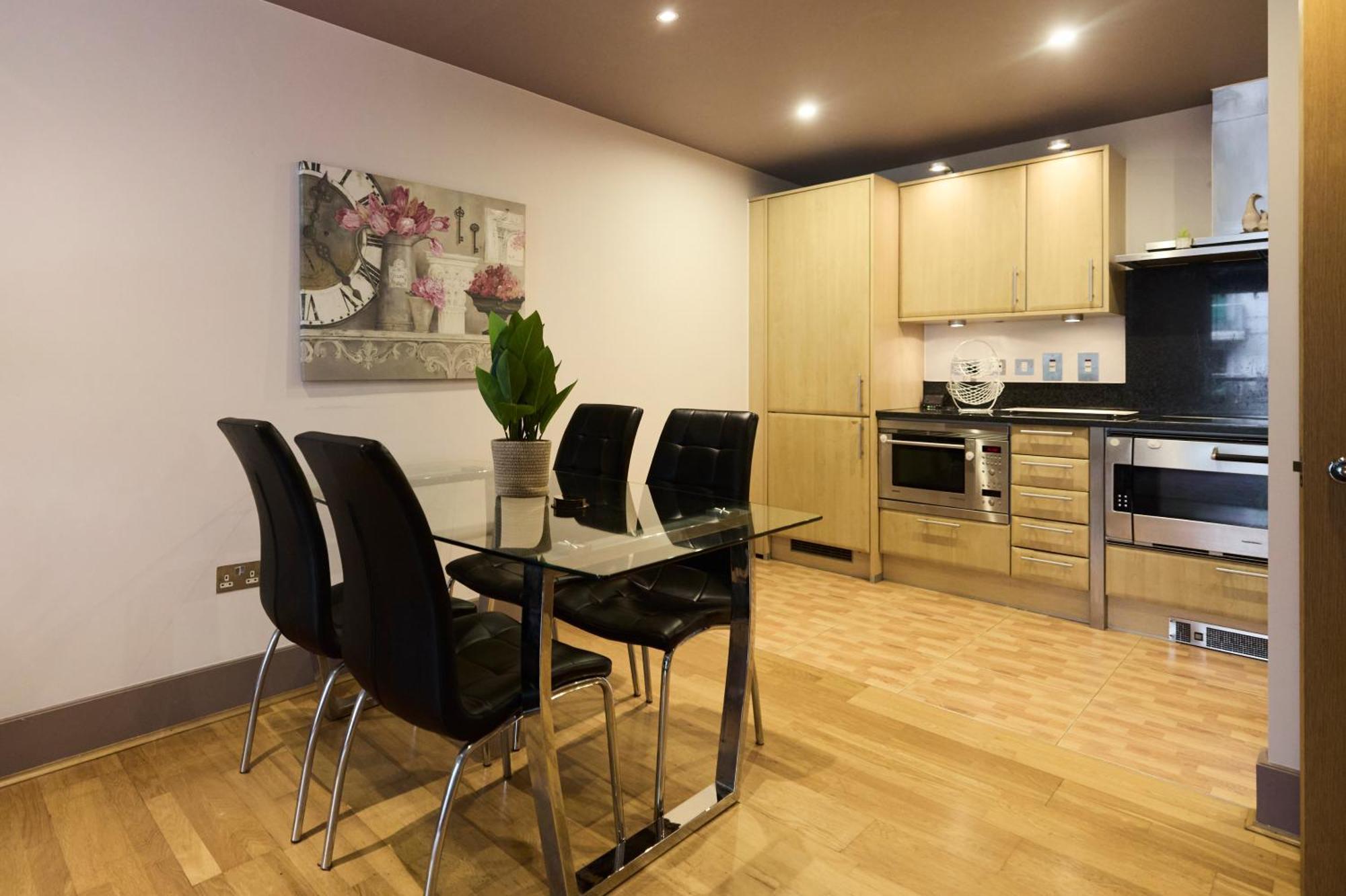 The Vauxhall Hideout - Comfy 2Bdr Flat With Balcony Лондон Экстерьер фото