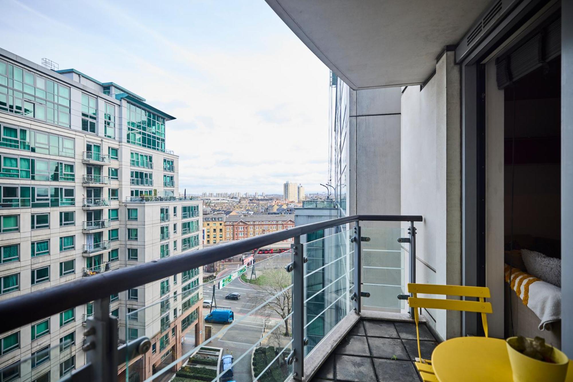 The Vauxhall Hideout - Comfy 2Bdr Flat With Balcony Лондон Экстерьер фото