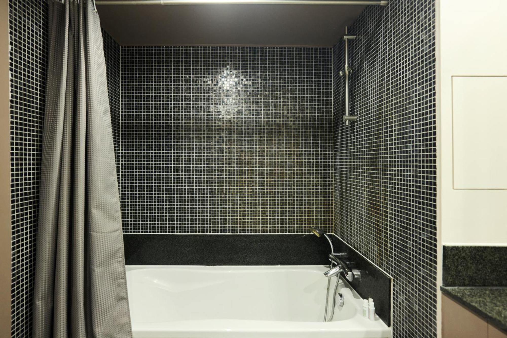 The Vauxhall Hideout - Comfy 2Bdr Flat With Balcony Лондон Экстерьер фото